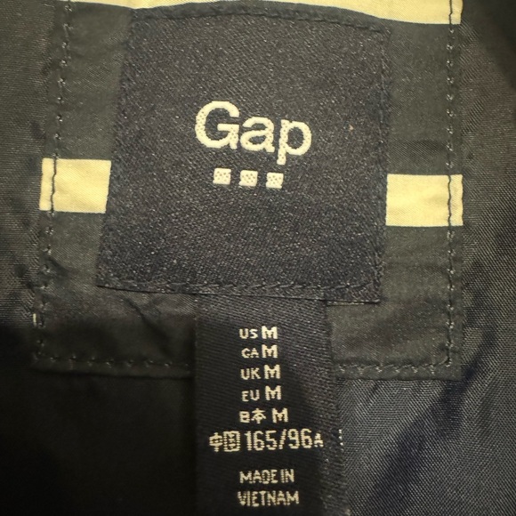 Stylish Gap vest, gently used blue and white stripes - Picture 3 of 4